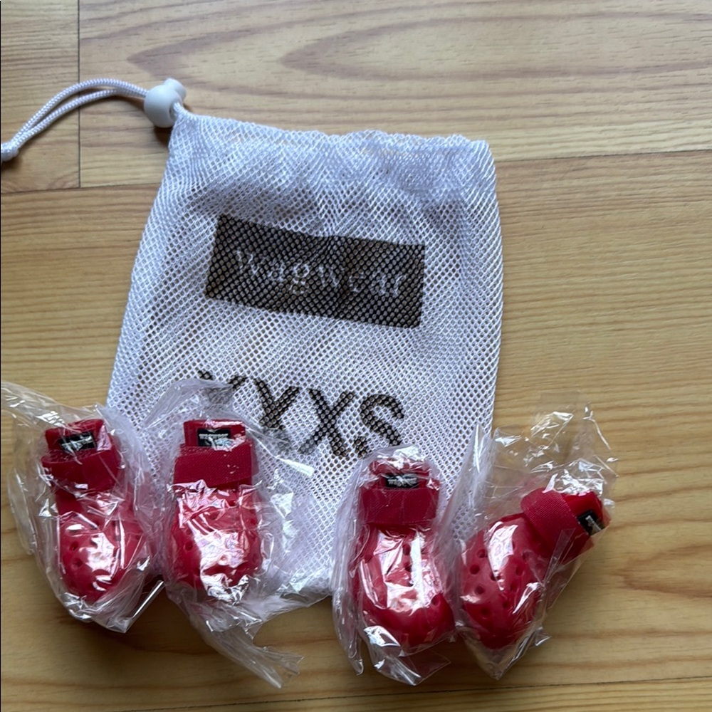 Wagwear Red Dog Shoes Set XXXS new